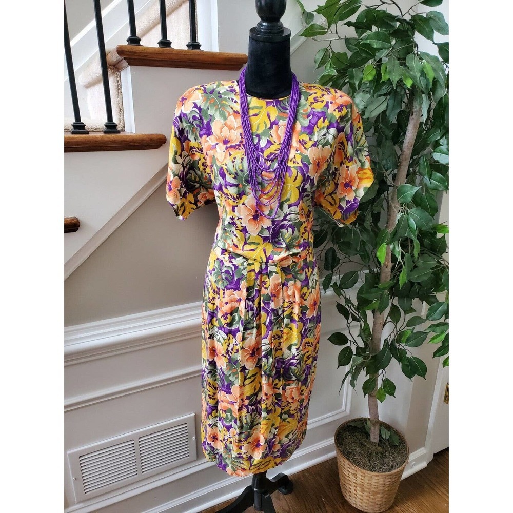 Vintage Jeffrey & Dana Floral Rayon Round Neck Short Sleeve Knee Length Dress